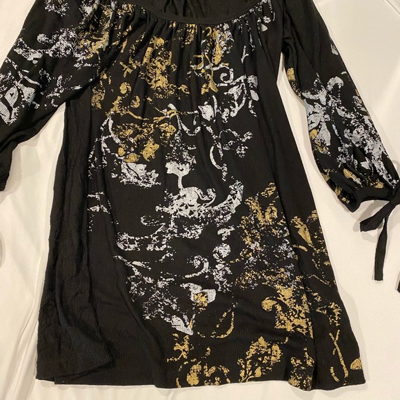 Super cute tunic with multi color design - Picture 1 of 4